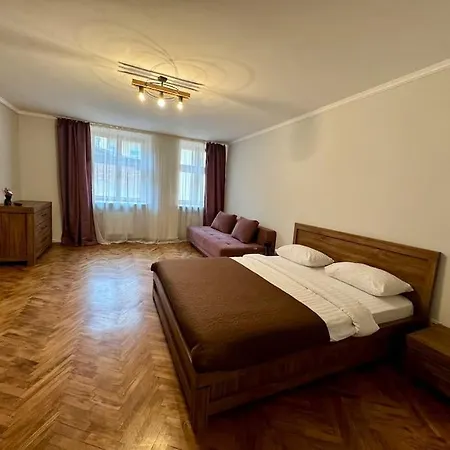 вірменська 12 * Leopoli